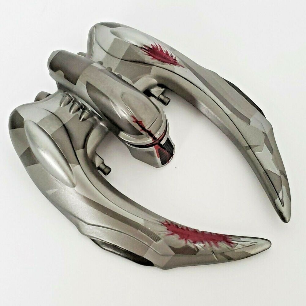 Battlestar Galactica Cylon Raider, Scar Titan